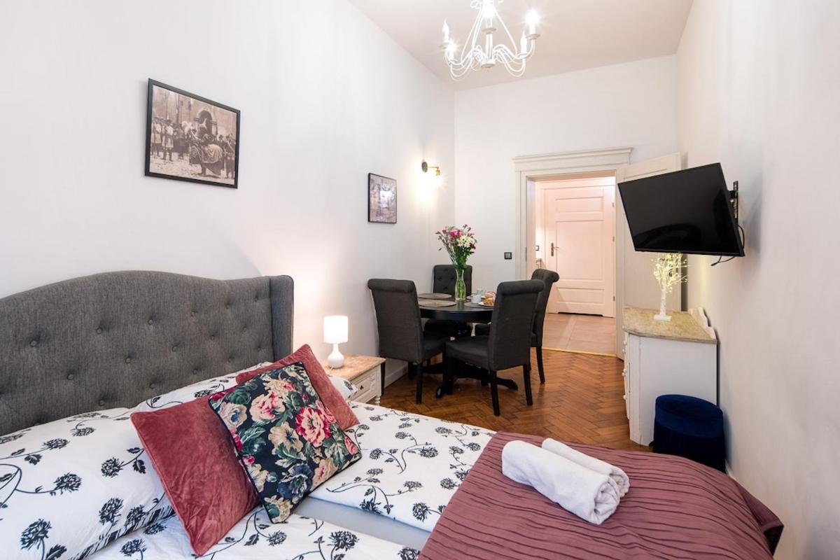 Apartment Atlas In The Center